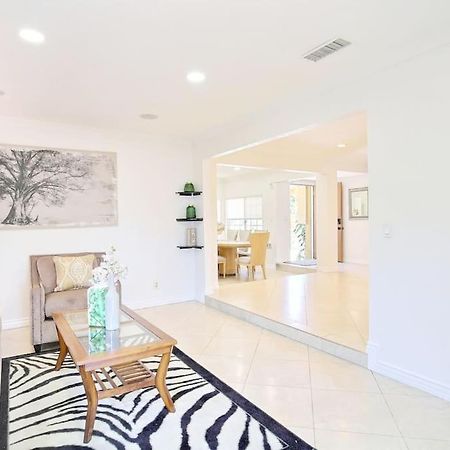 5 Rooms Villa Near Disneyland, Golf Course And Trial To Beach Санта-Ана Екстер'єр фото