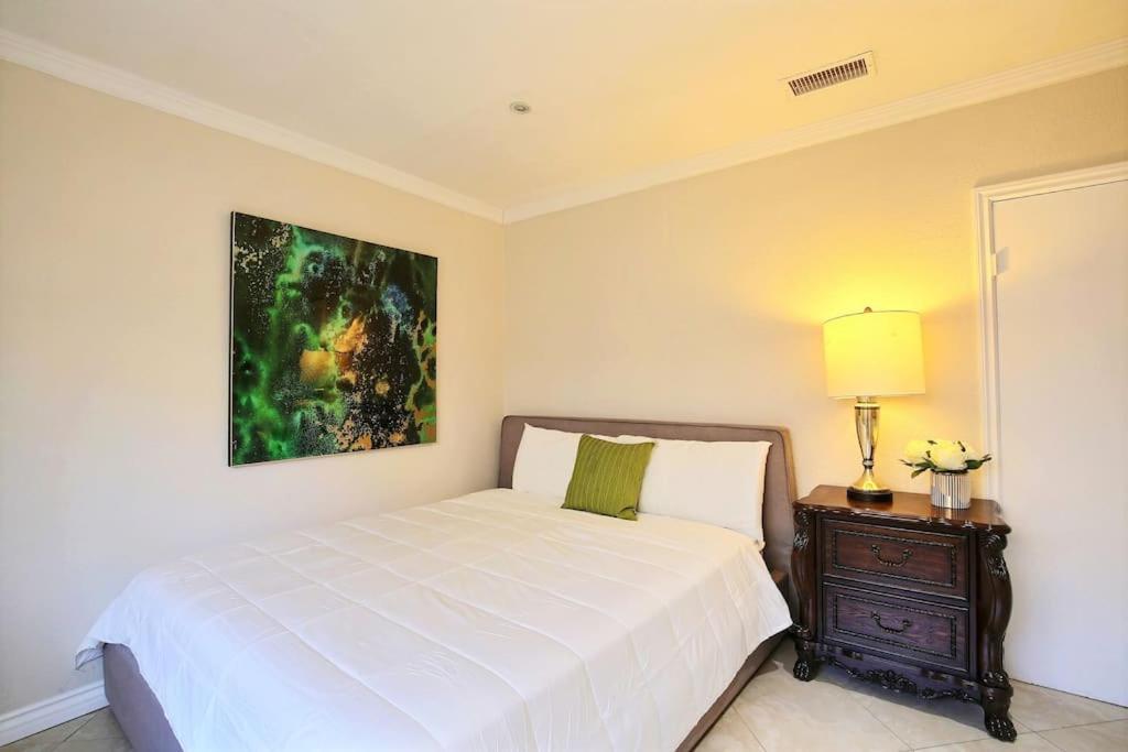 5 Rooms Villa Near Disneyland, Golf Course And Trial To Beach Санта-Ана Екстер'єр фото